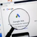 O Google Ads exige que anunciantes se verifiquem para manter a internet mais segura 2 Logotipo do Google Ads - Fotografia editorial de stock